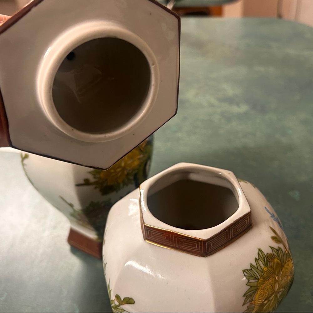 Satsuma Kutani Undated Asian Painted Vase Set - Picture 4 of 8